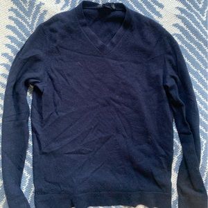 Men’s Theory cashmere v neck sweater size M